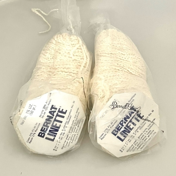 NWT Vintage 2x BERNAT Linette Beige Wavy Knitting Yarn - Picture 2 of 4